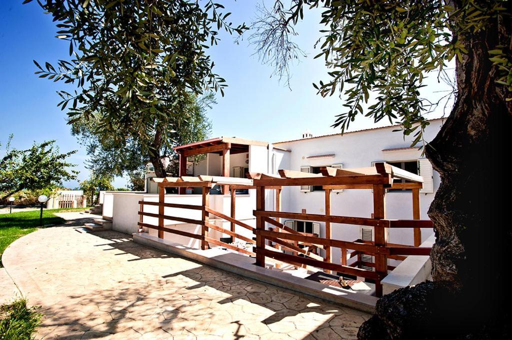 Felicity Vieste Exterior photo